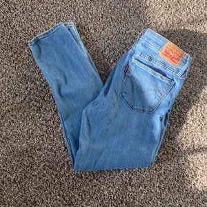 🦋Levi’s 711 distressed skinny jeans🦋